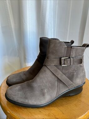 New Ecco Women’s Ankle Boots in Taupe Suede - Classic Buckle Design